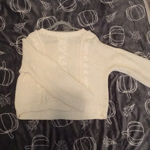 M universal thread white sweater